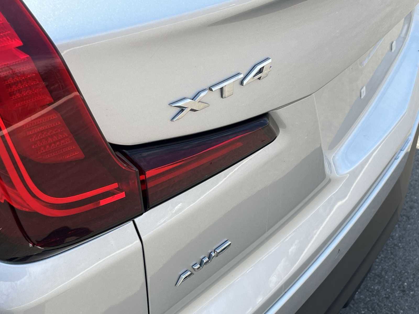 Used 2020 Cadillac XT4 Premium Luxury w/ Cold Weather Package image 25