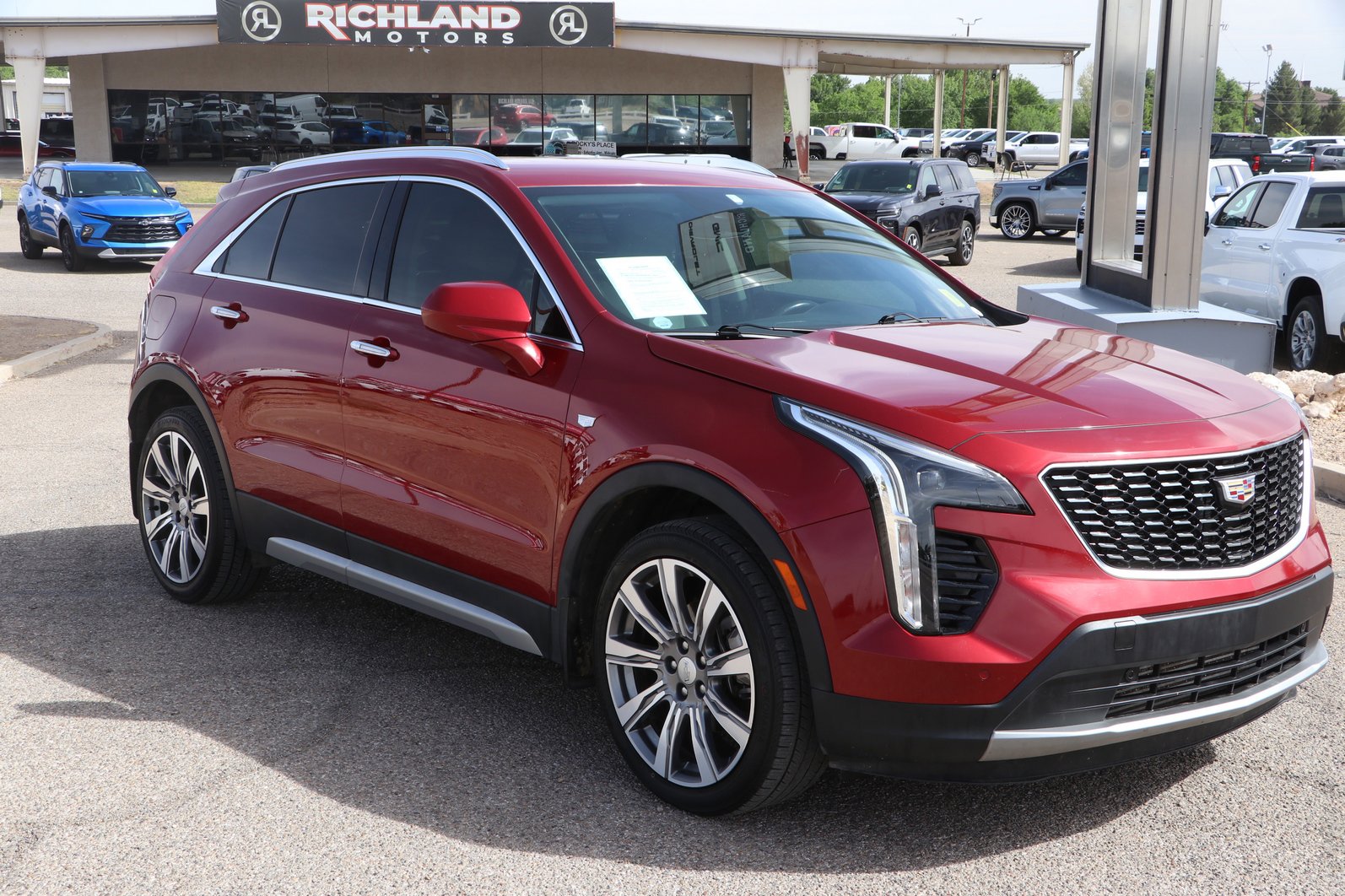 Used 2019 Cadillac XT4 Premium Luxury w/ Driver Assist Package FWD image 1