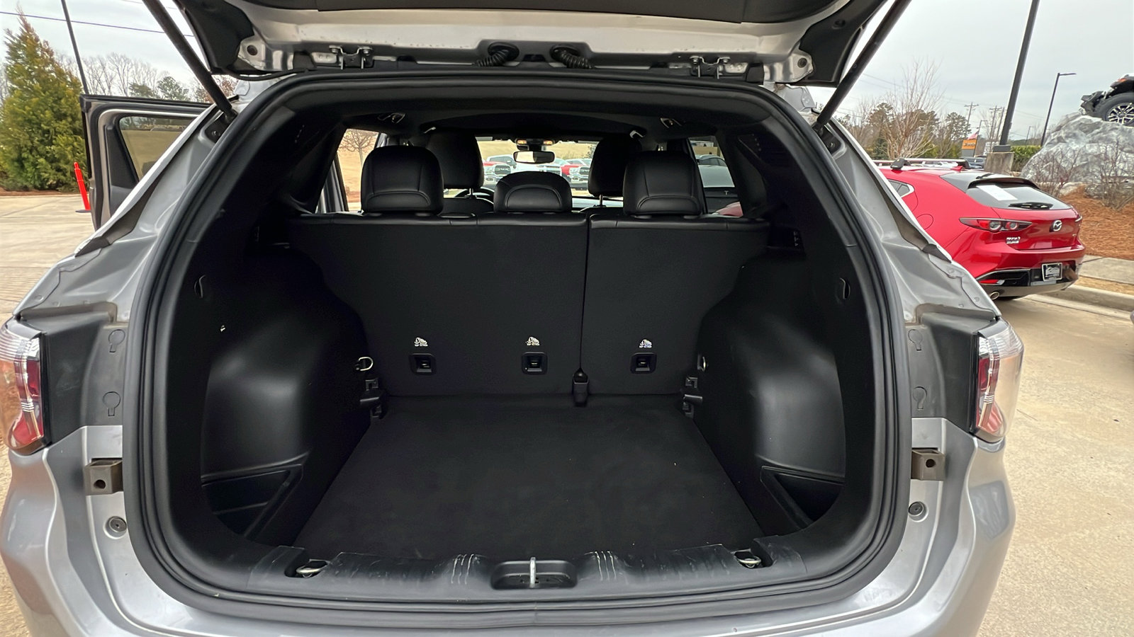 Used 2024 Jeep Compass Latitude image 13