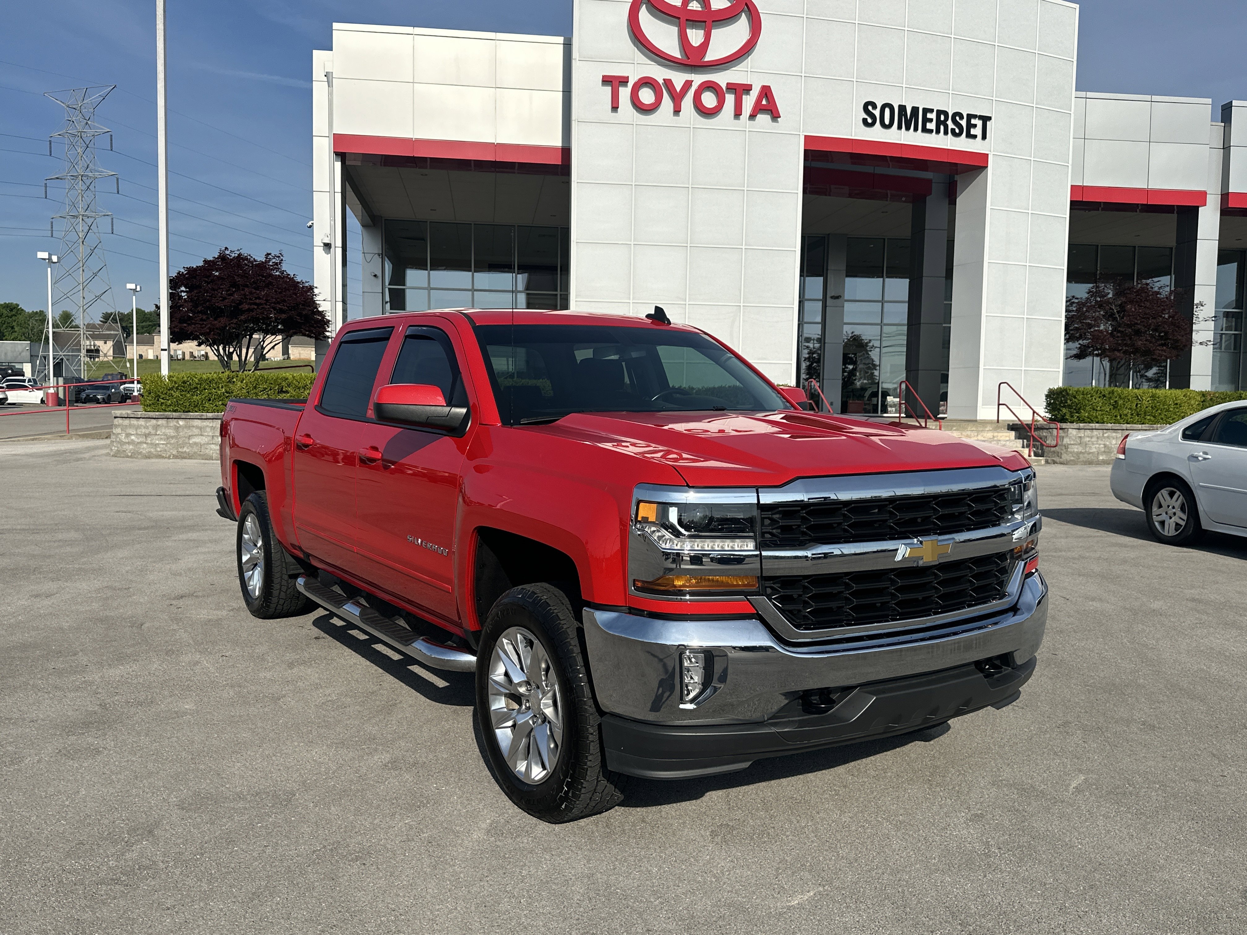Used 2018 Chevrolet Silverado 1500 LT w/ All Star Edition AWD/4WD image 3