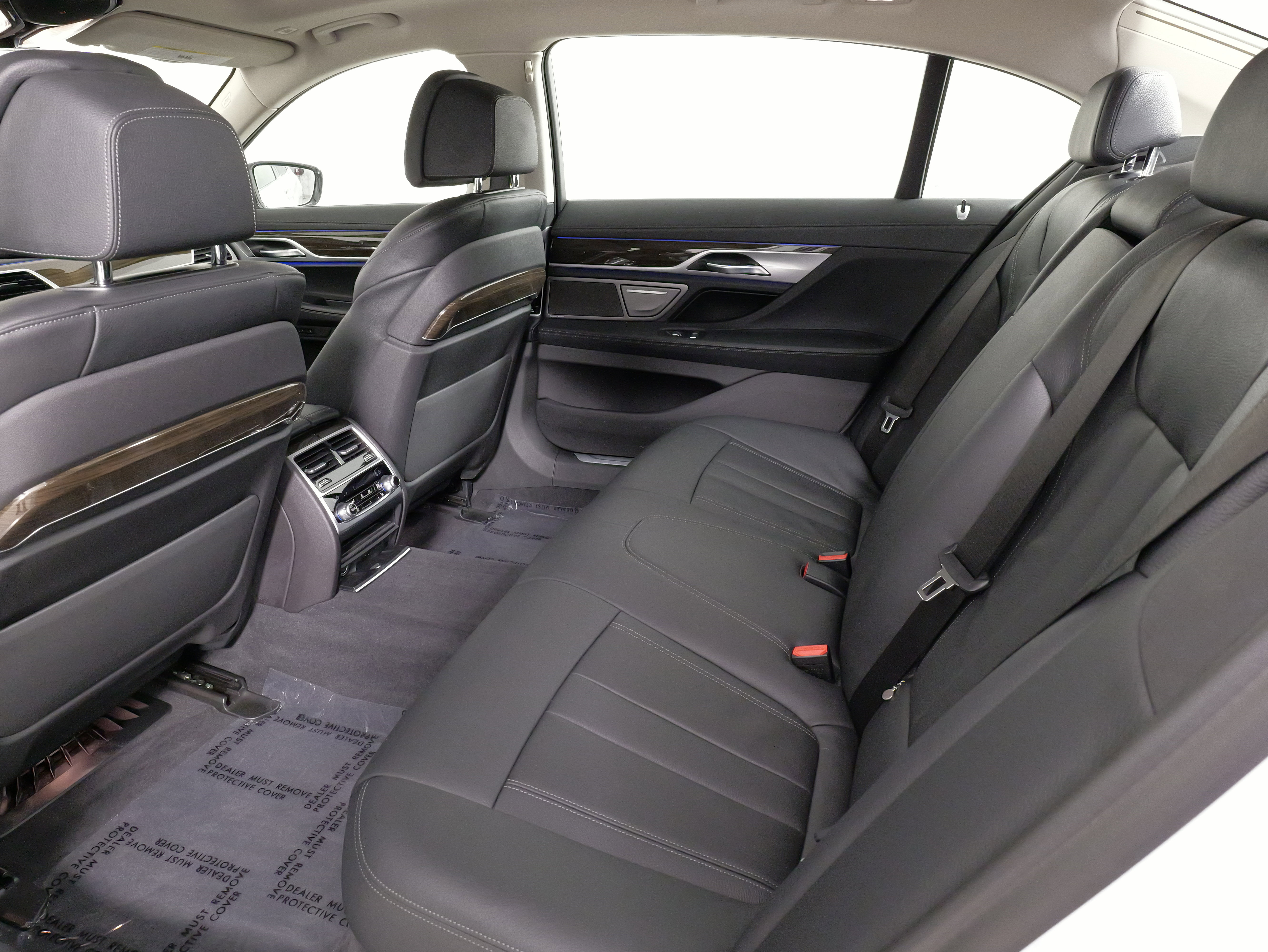 Used 2022 BMW 740i xDrive image 40