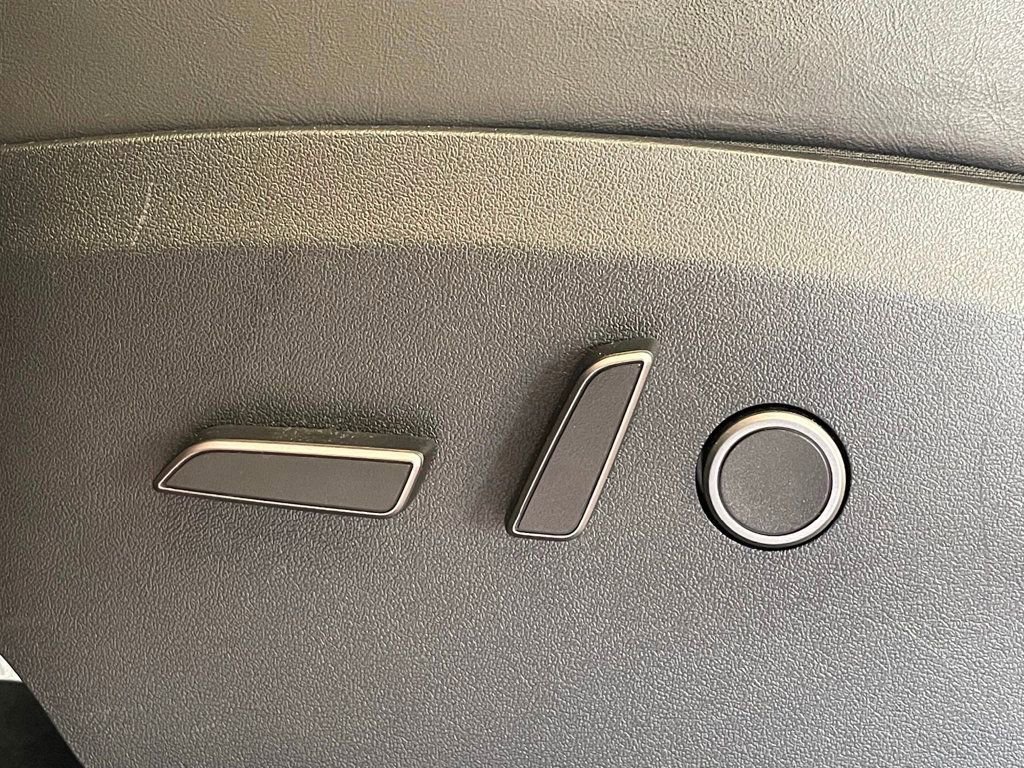 Used 2023 Tesla Model Y Long Range image 15