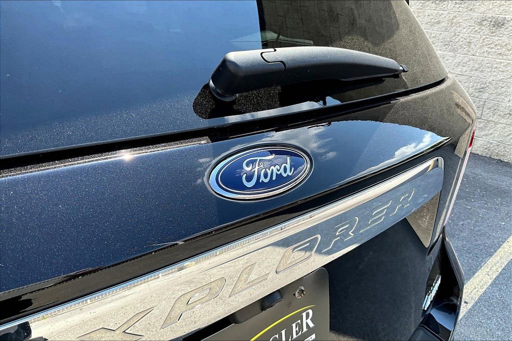 Certified 2023 Ford Explorer XLT w/ Class IV Trailer Tow Package image 31