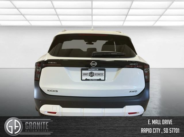Used 2025 Nissan Kicks SV w/ SV Premium Package image 6