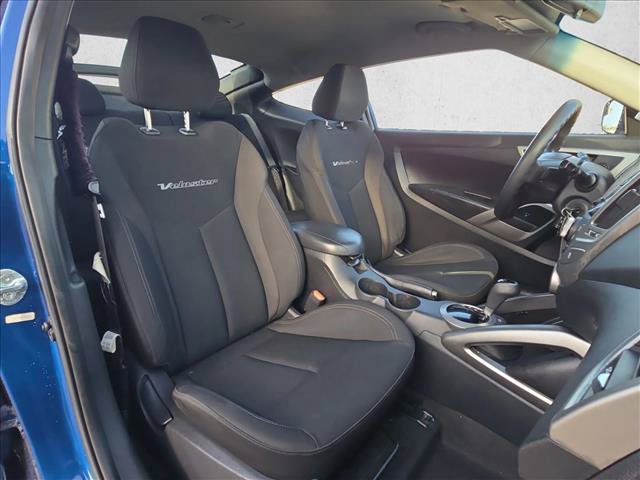 Used 2016 Hyundai Veloster FWD image 18