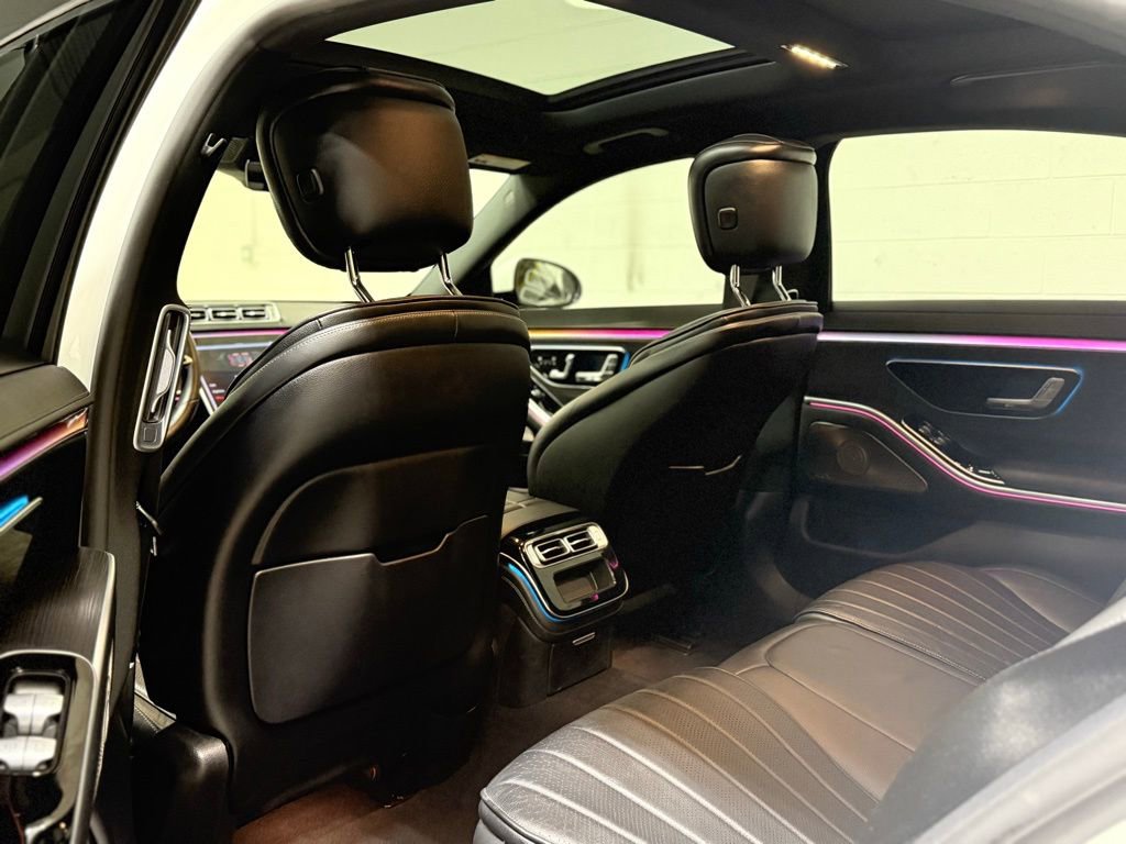 Used 2022 Mercedes-Benz S 500 4MATIC w/ AMG Line Package image 36