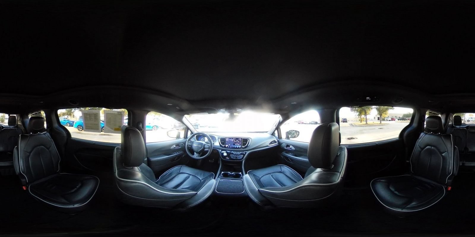 Used 2025 Chrysler Pacifica Limited FWD image 45