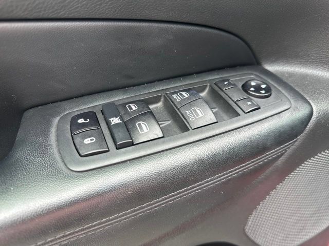 Used 2020 Jeep Grand Cherokee Laredo w/ Laredo X Package RWD image 14