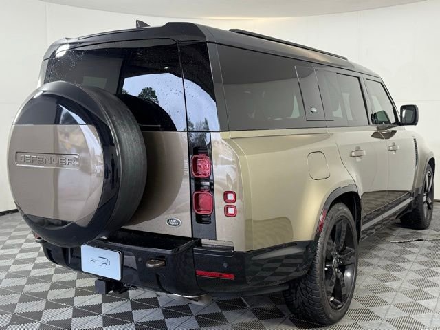 Used 2023 Land Rover Defender 130 X-Dynamic SE image 8