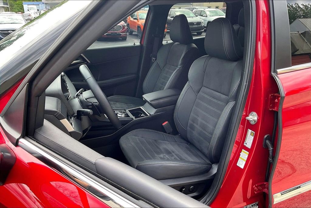 Used 2023 Mitsubishi Outlander SE AWD/4WD image 24