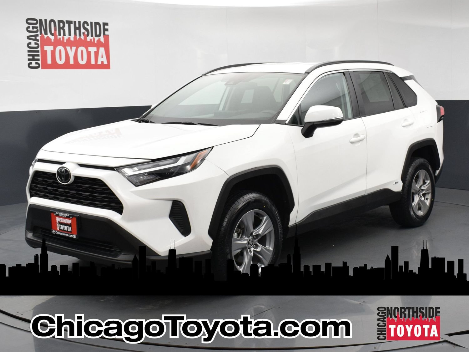 Used 2025 Toyota RAV4 XLE AWD/4WD image 1