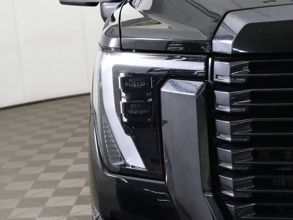 Used 2024 GMC Sierra 3500 Denali Ultimate AWD/4WD image 18