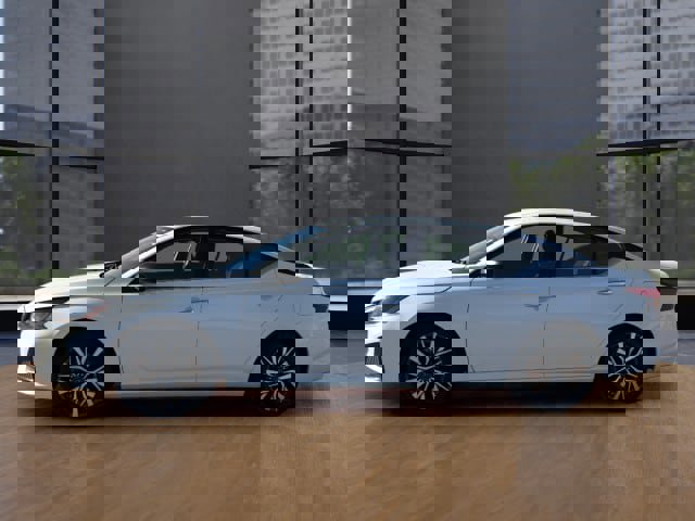 Used 2025 Nissan Altima 2.5 SV image 13