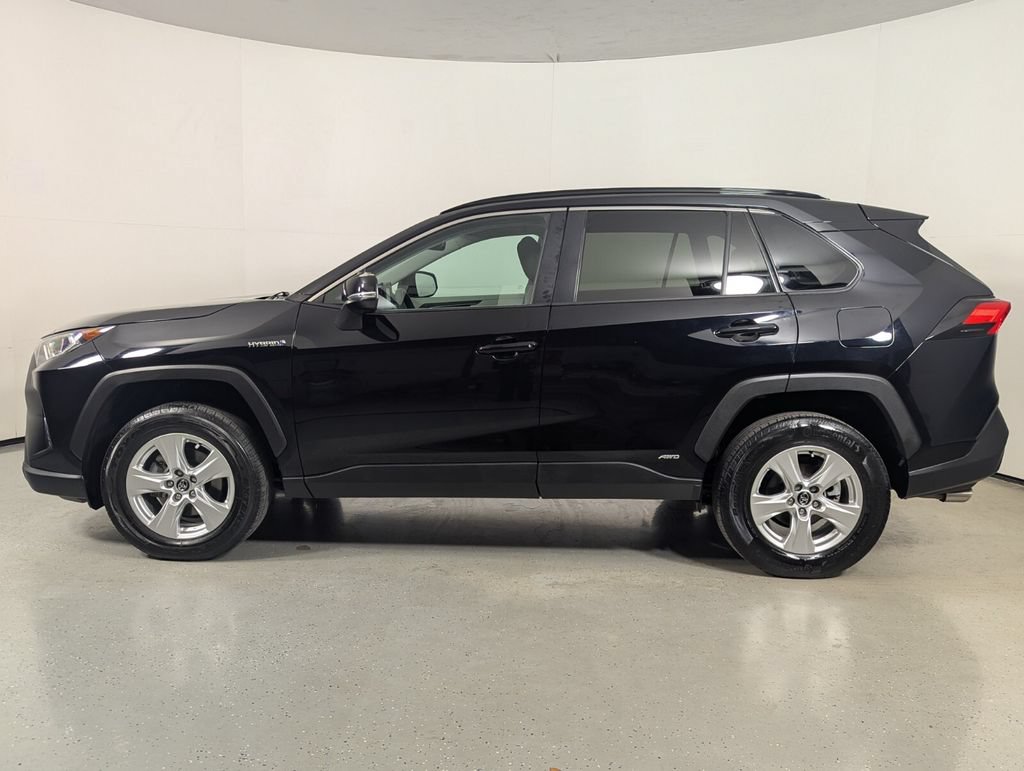 Used 2020 Toyota RAV4 XLE AWD/4WD image 4