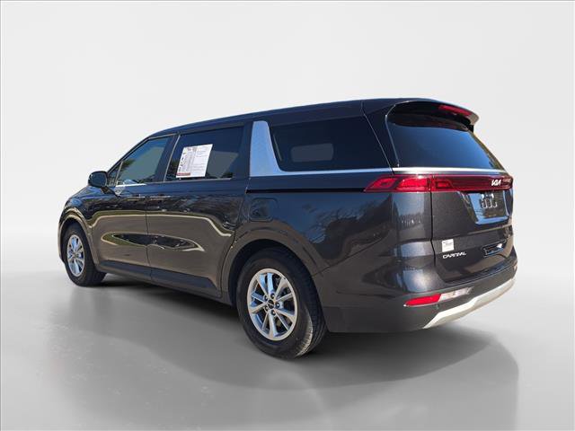 Used 2024 Kia Carnival LX image 3