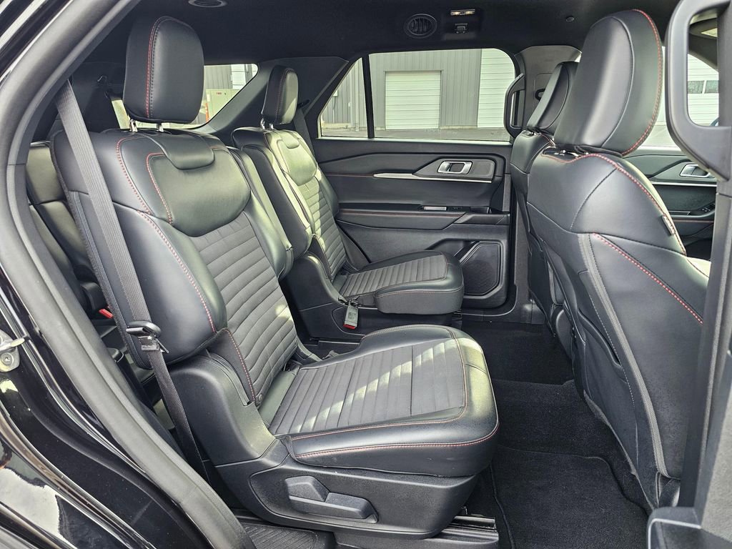 Certified 2025 Ford Explorer ST-Line image 14