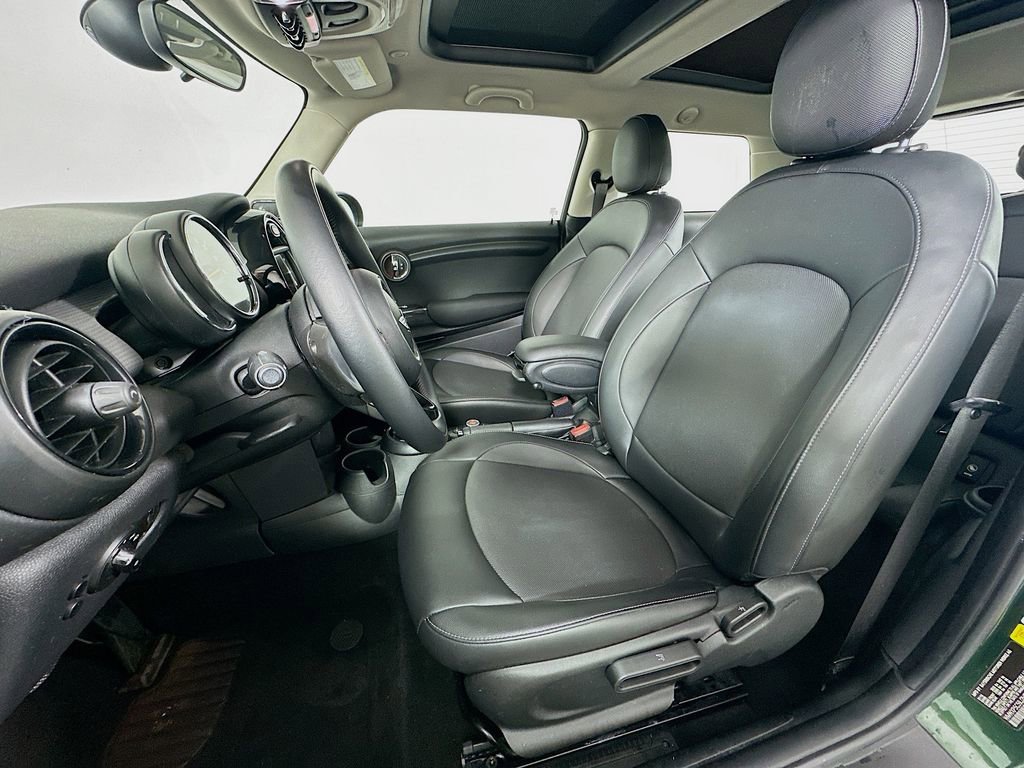 Used 2018 MINI Cooper 2-Door Hardtop image 20