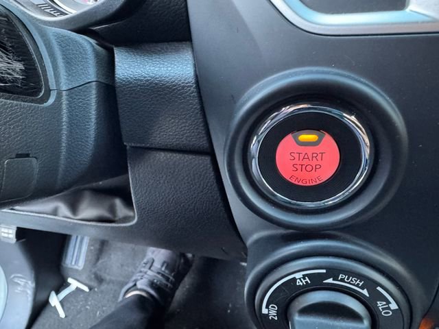 Used 2019 Nissan Titan SV w/ SV Convenience Package image 26