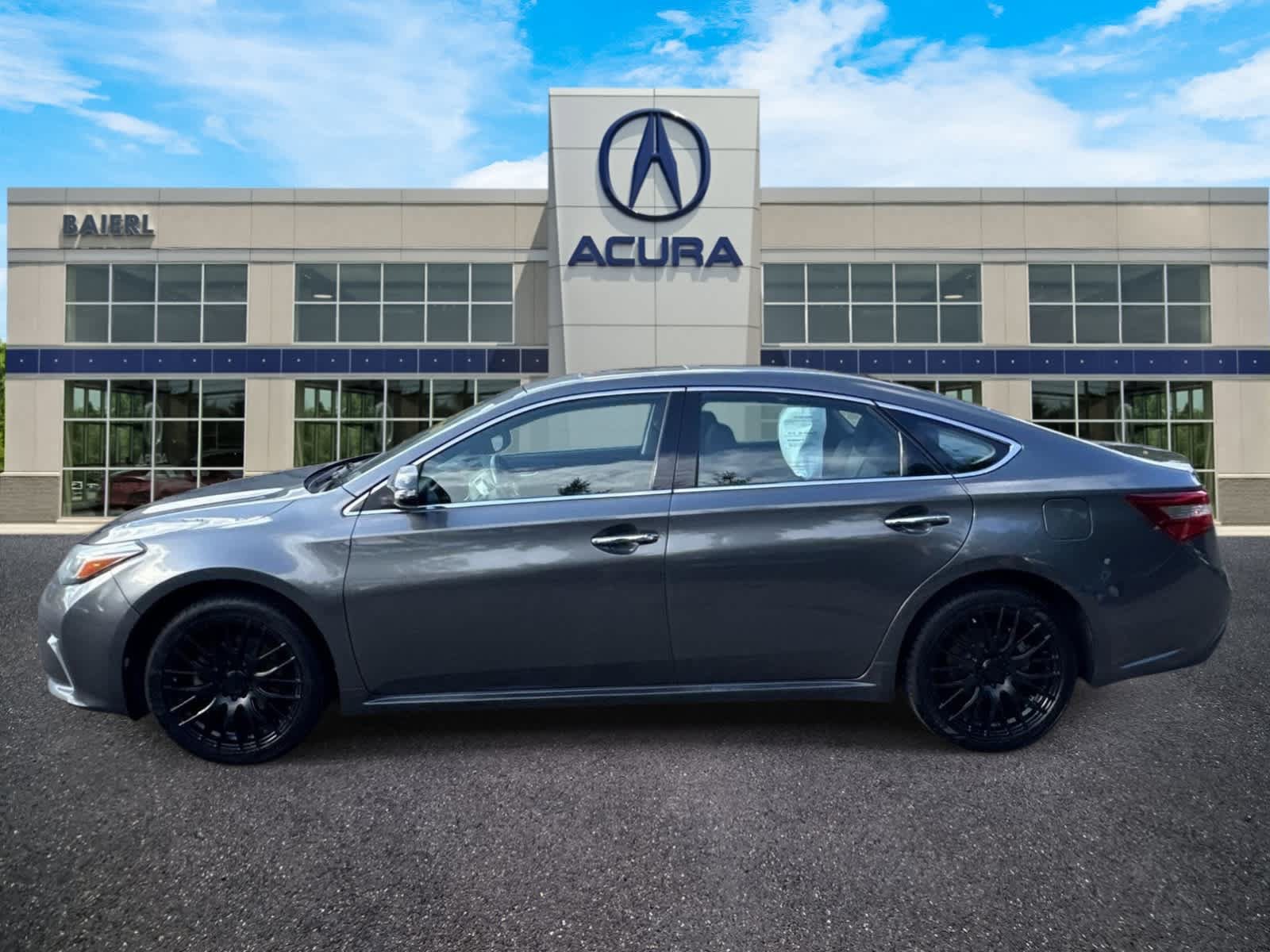 Used 2016 Toyota Avalon Touring FWD image 2