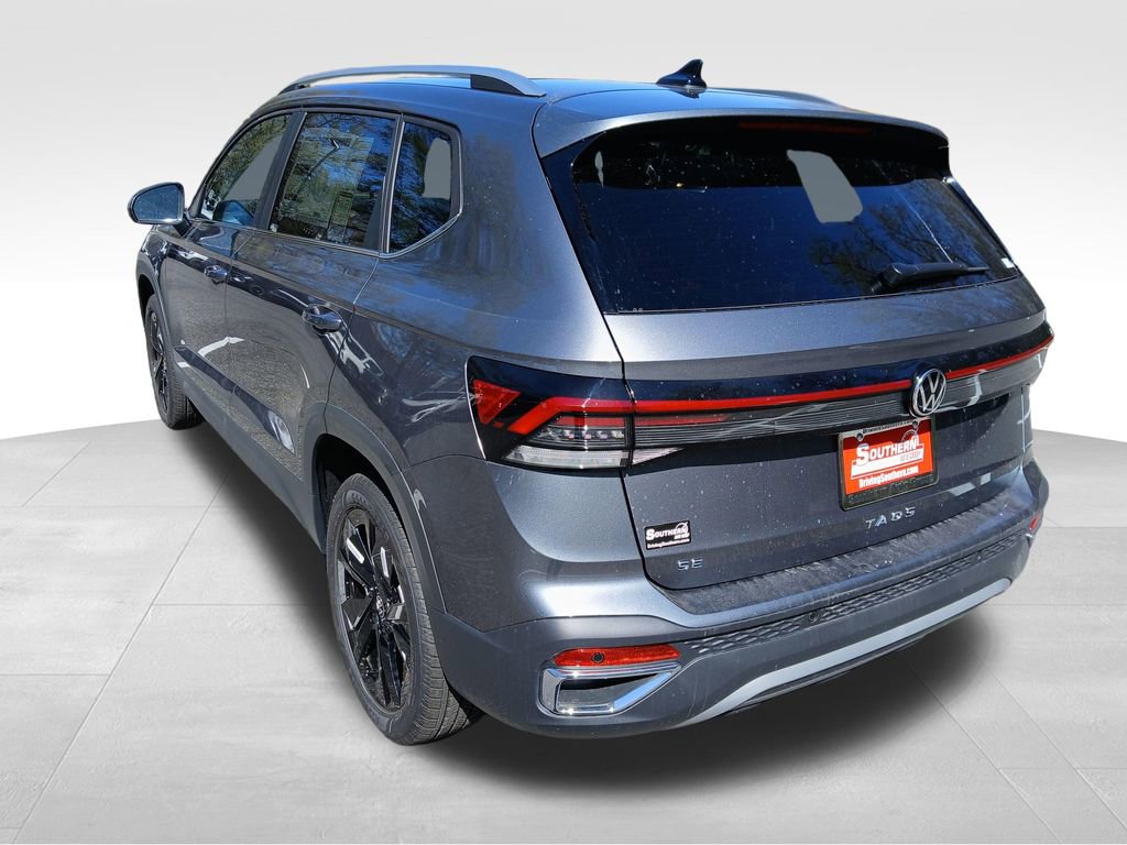 New 2026 Volkswagen Taos SE FWD image 3