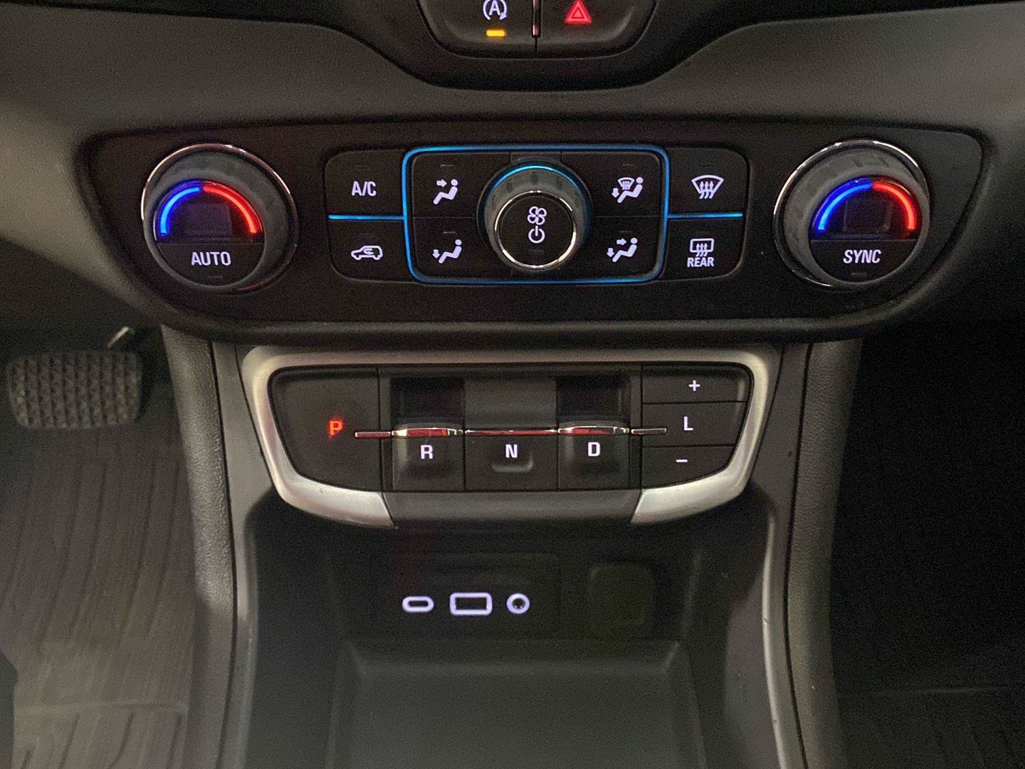 Certified 2023 GMC Terrain SLT w/ LPO, Floor Liner Package FWD image 32