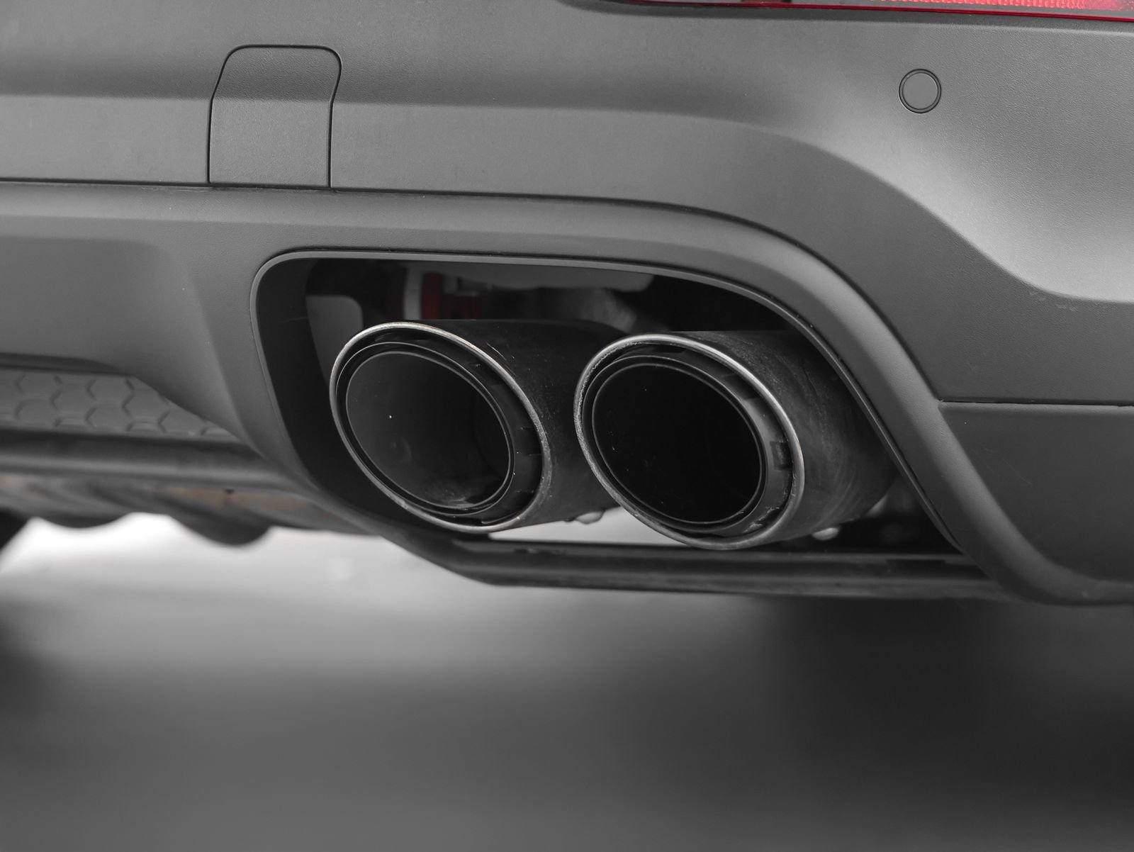 Certified 2025 Porsche Cayenne AWD/4WD image 16