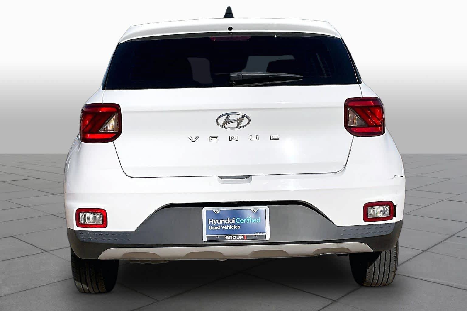 Used 2021 Hyundai Venue SE FWD image 5