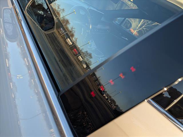 Used 2022 Lincoln Nautilus Reserve image 11