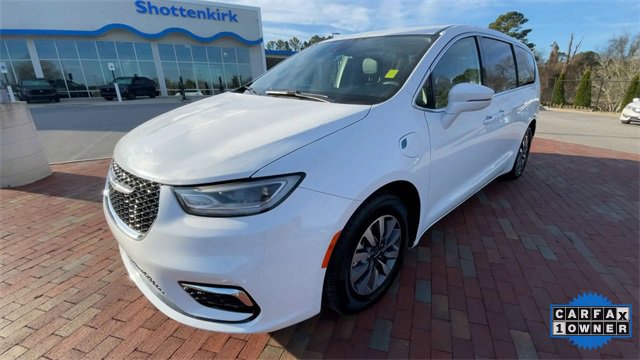 Used 2022 Chrysler Pacifica Touring-L image 5