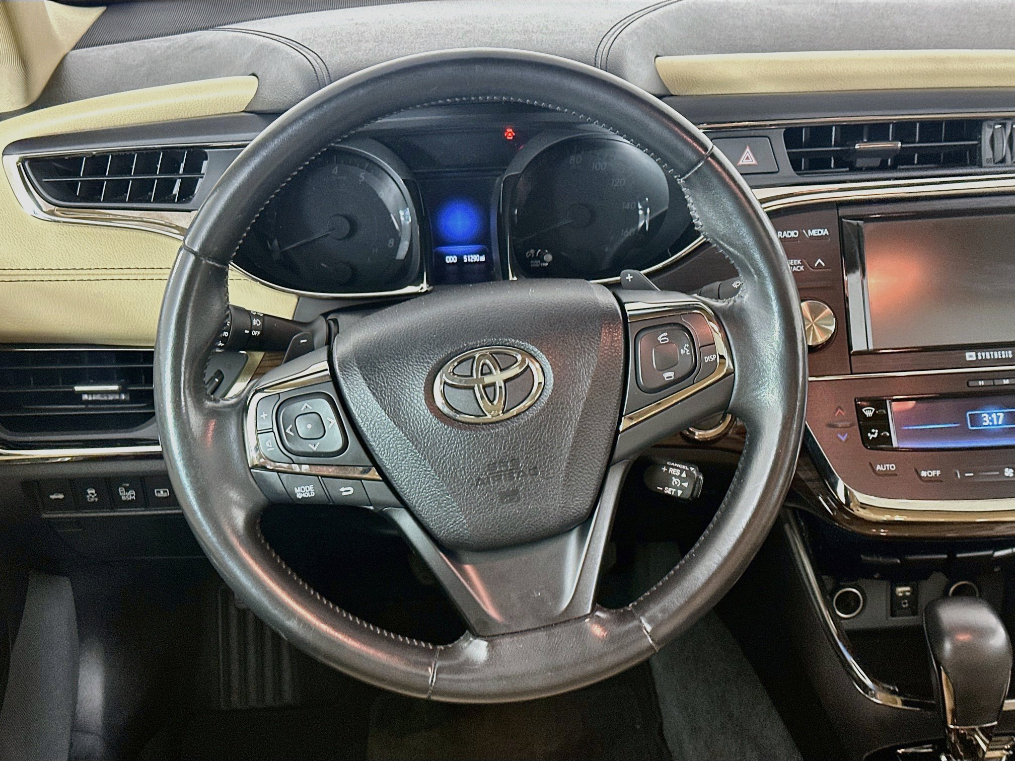 Used 2013 Toyota Avalon Limited FWD image 18