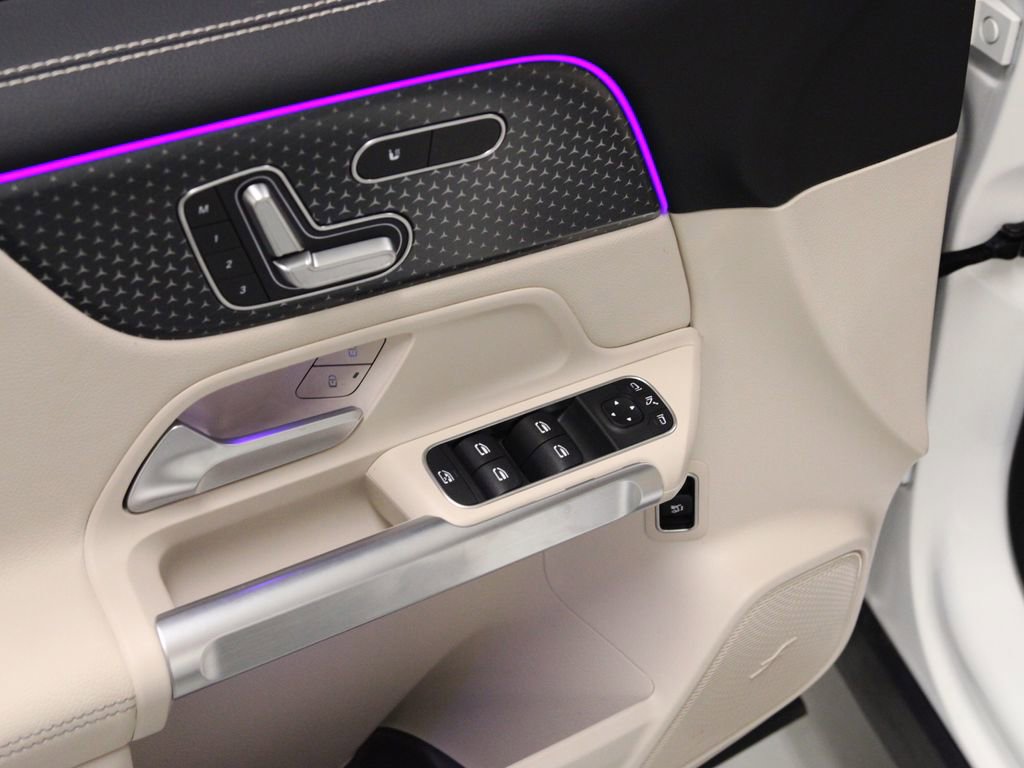 Certified 2025 Mercedes-Benz GLB 250 4MATIC image 22