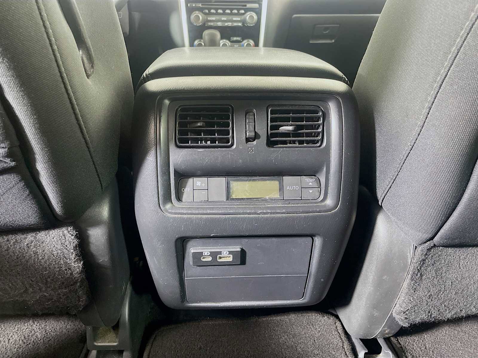 Used 2020 Nissan Pathfinder S image 22