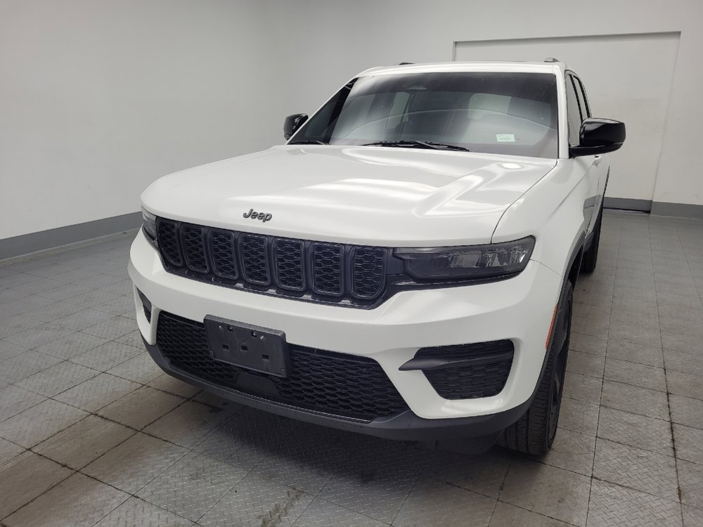 Used 2023 Jeep Grand Cherokee Altitude AWD/4WD image 15