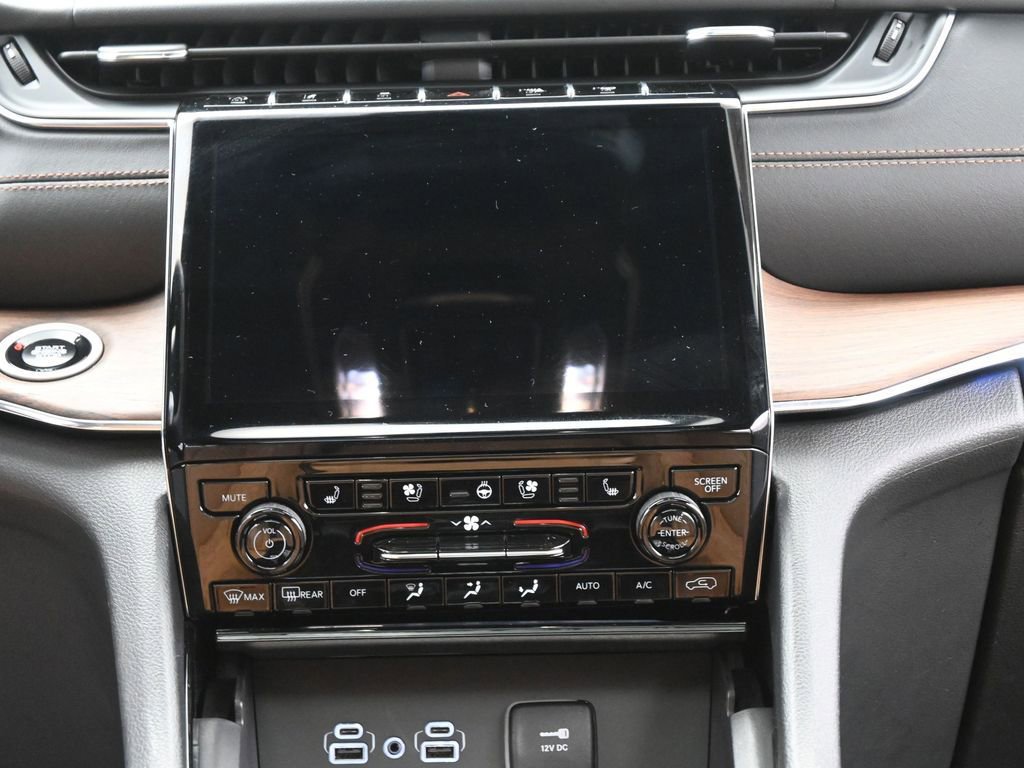 Used 2024 Jeep Grand Cherokee L Summit w/ Advanced Protech Group IV image 28