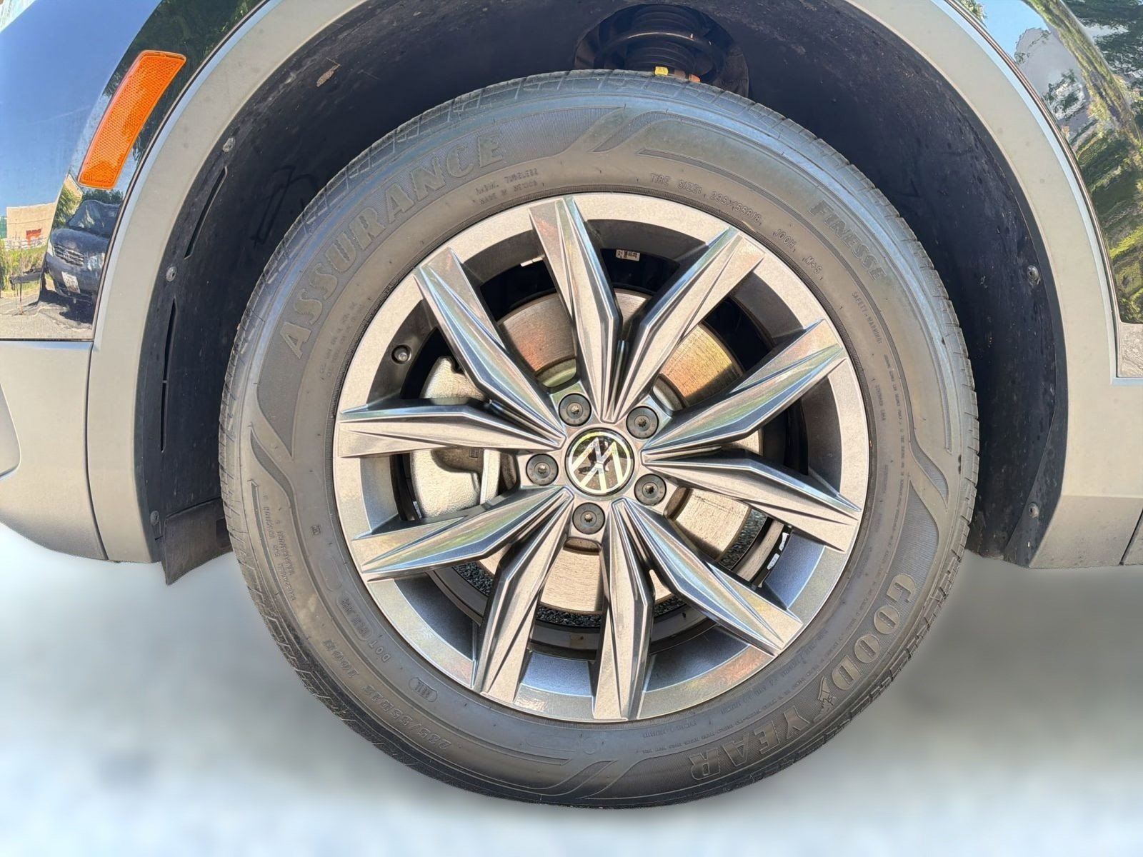 Used 2023 Volkswagen Tiguan SE FWD image 12