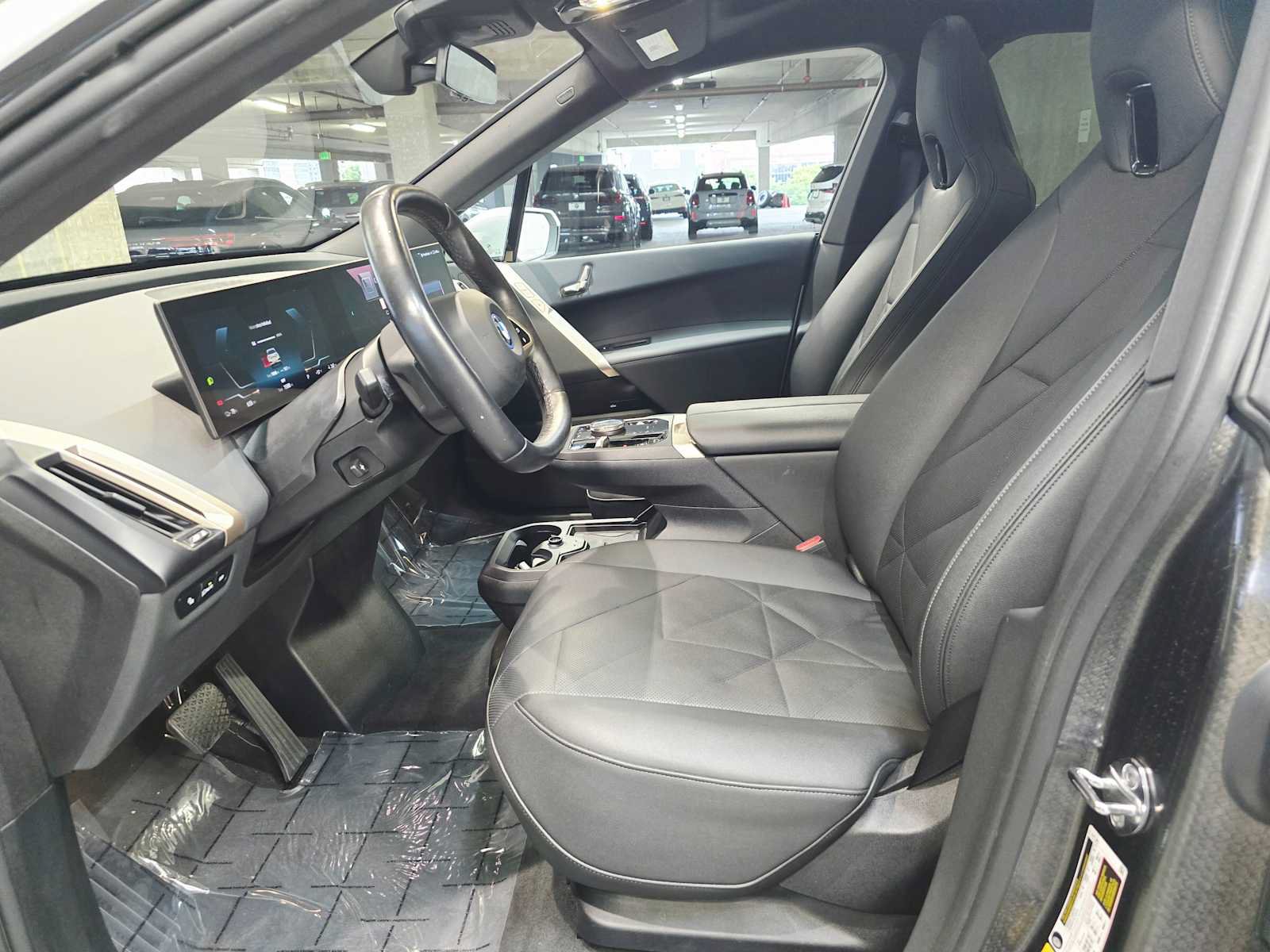 Used 2025 BMW iX xDrive50 AWD/4WD image 22
