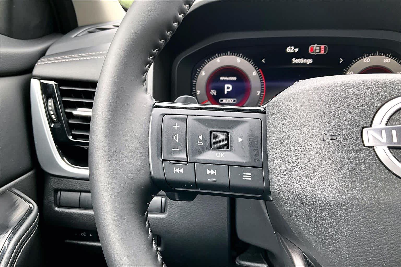 Used 2026 Nissan Rogue SL AWD/4WD image 24