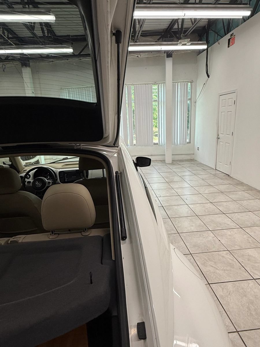 Used 2013 Volkswagen Beetle 2.5 FWD image 17