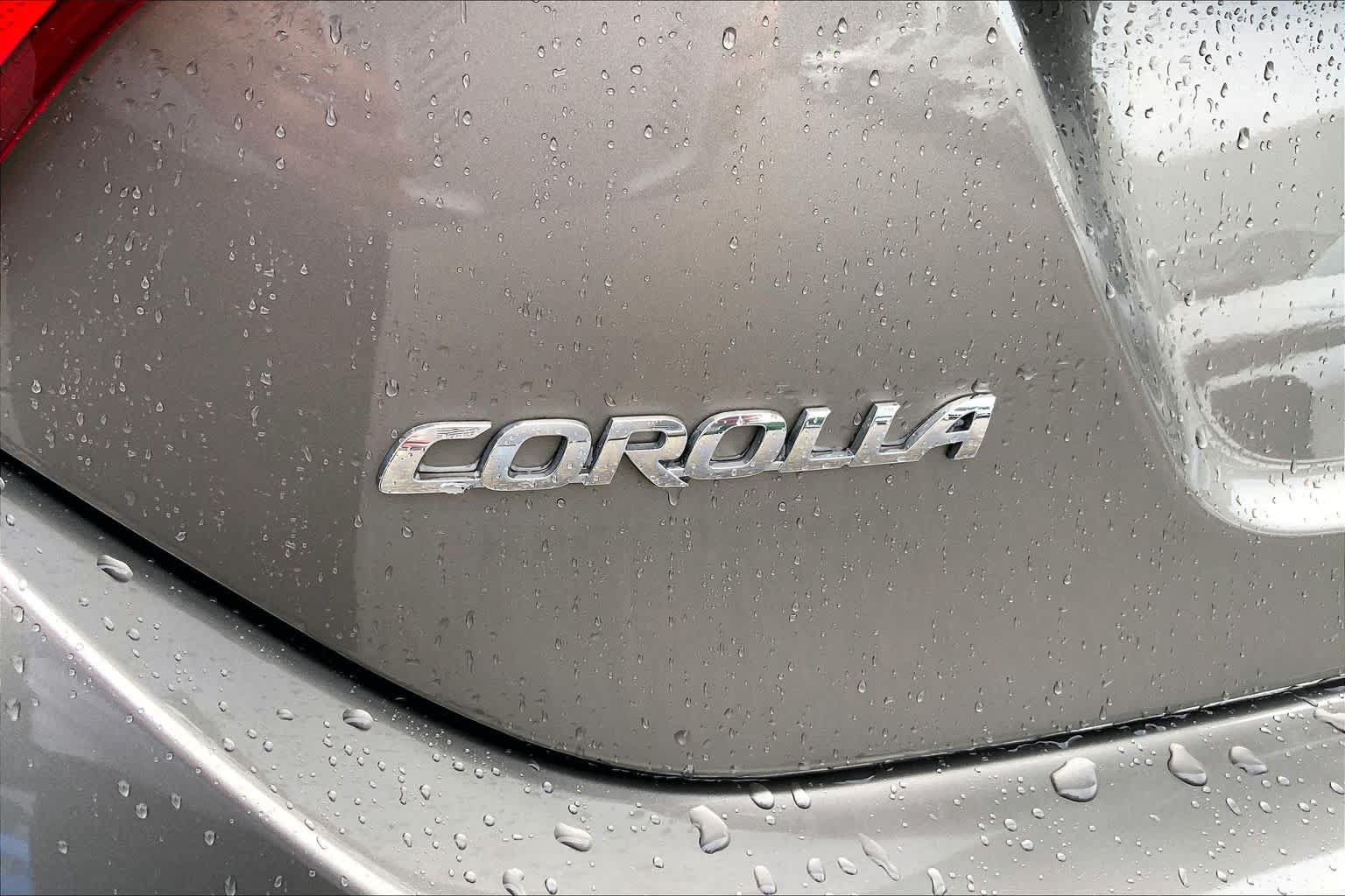 Used 2018 Toyota Corolla LE FWD image 33