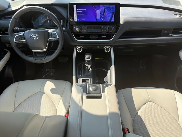 Certified 2025 Toyota Grand Highlander AWD Hybrid image 26