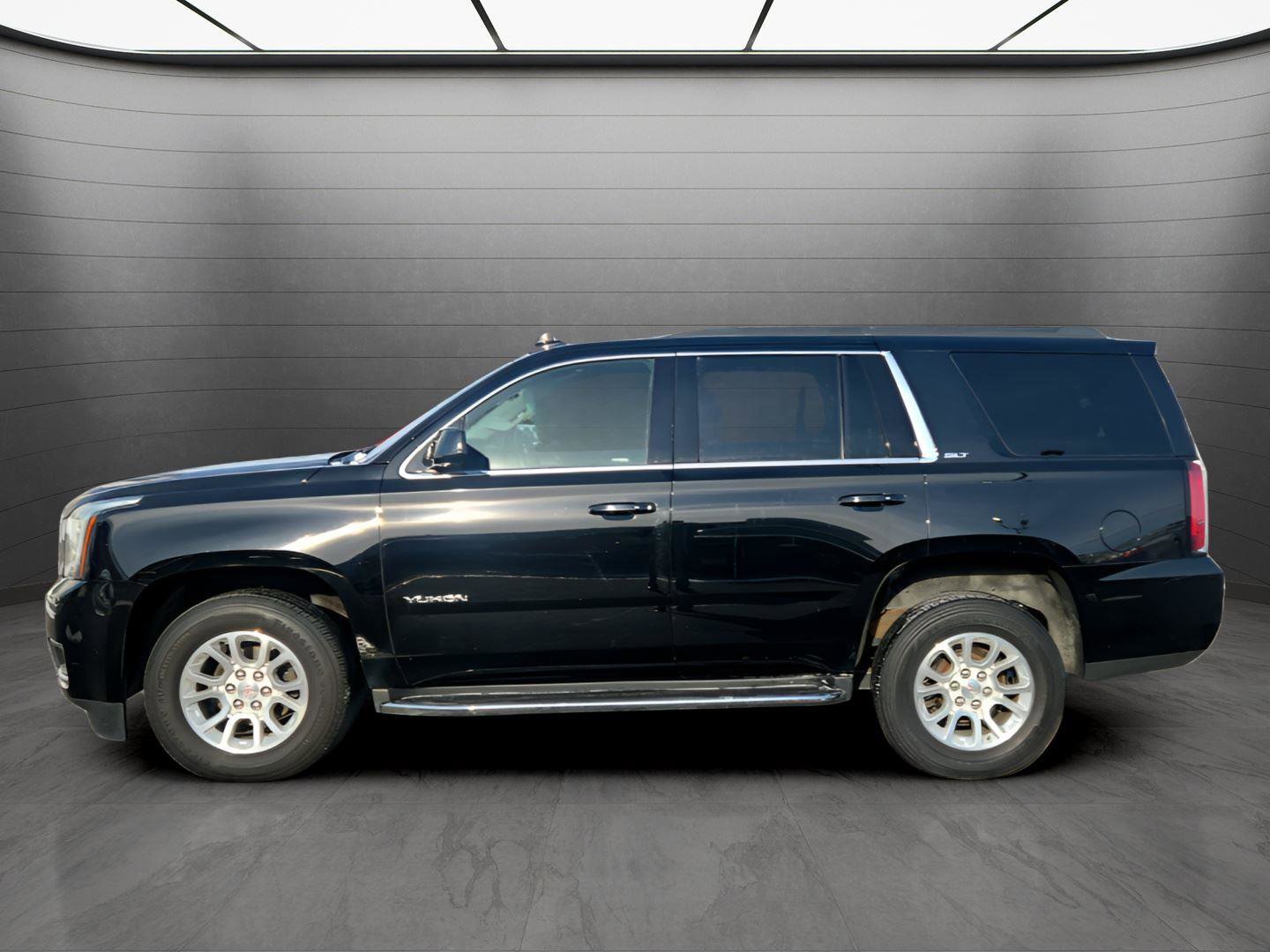 Used 2019 GMC Yukon SLT image 2