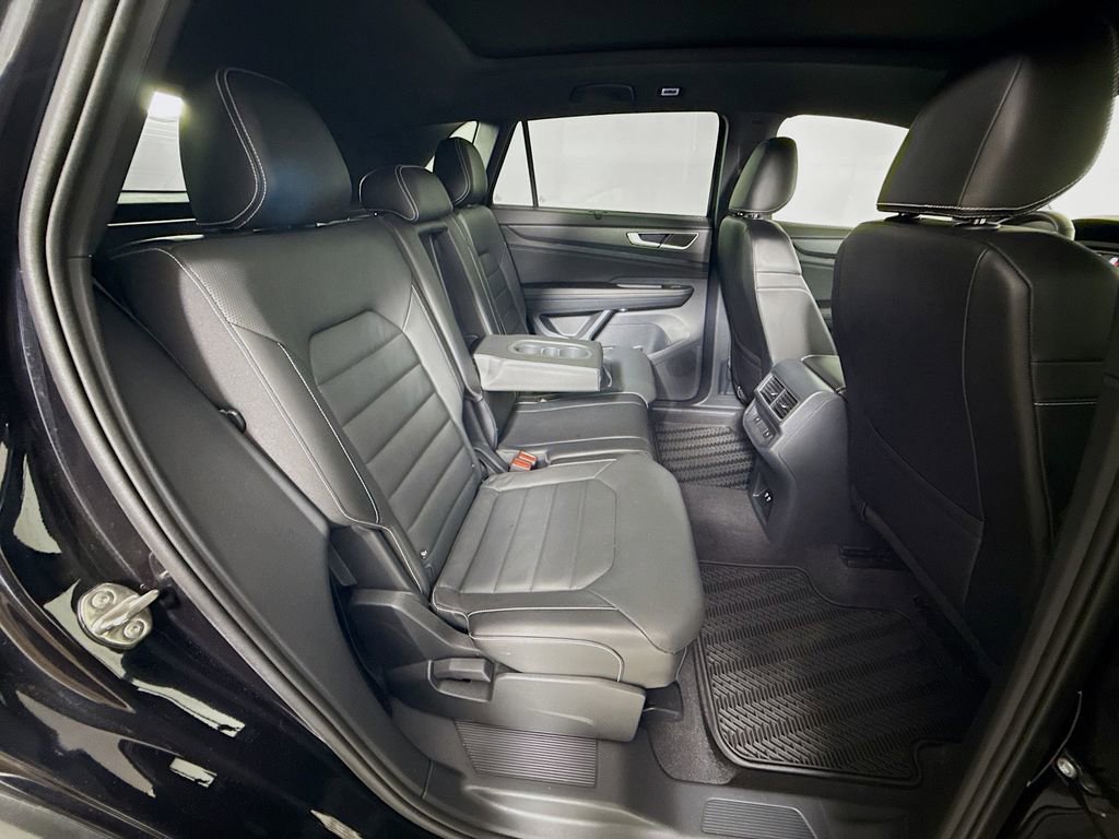 Used 2024 Volkswagen Atlas Cross Sport SEL R-Line image 29