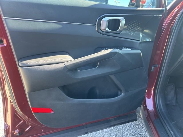 Used 2025 Kia Sorento S image 11
