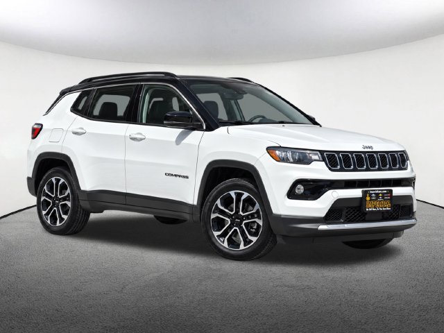 Used 2023 Jeep Compass Limited AWD/4WD image 2