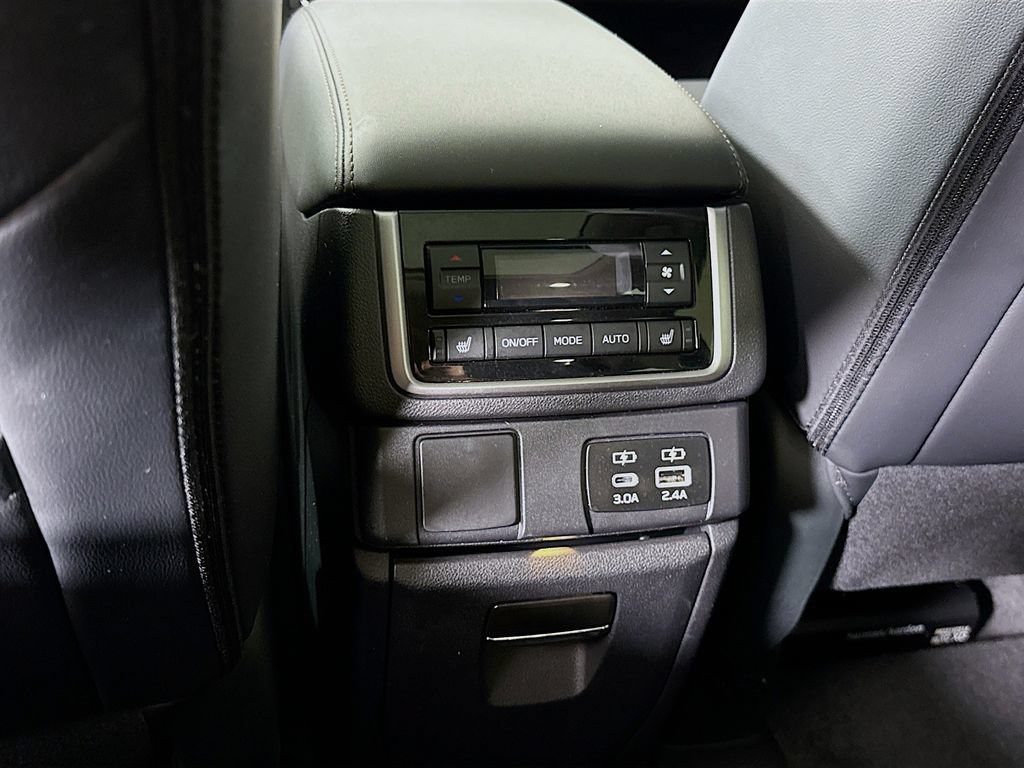 Used 2025 Subaru Ascent Bronze Edition w/ Popular Package #2 AWD/4WD image 31