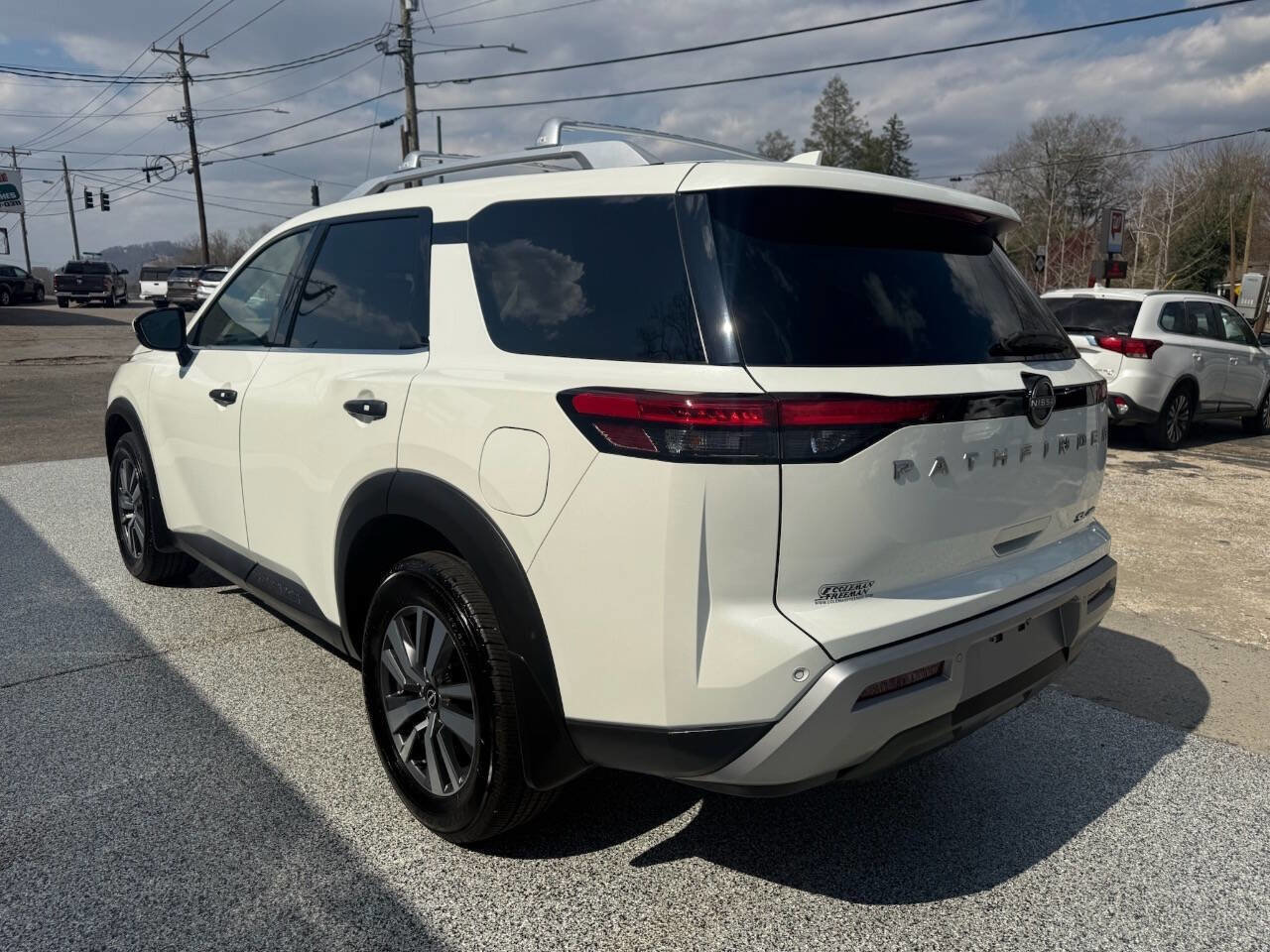 Used 2023 Nissan Pathfinder SL image 8