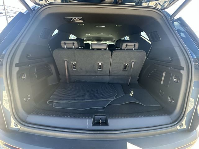 Used 2025 Chevrolet Traverse LT FWD image 29