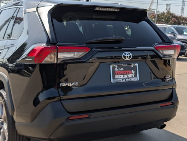 Used 2024 Toyota RAV4 XLE AWD/4WD image 7