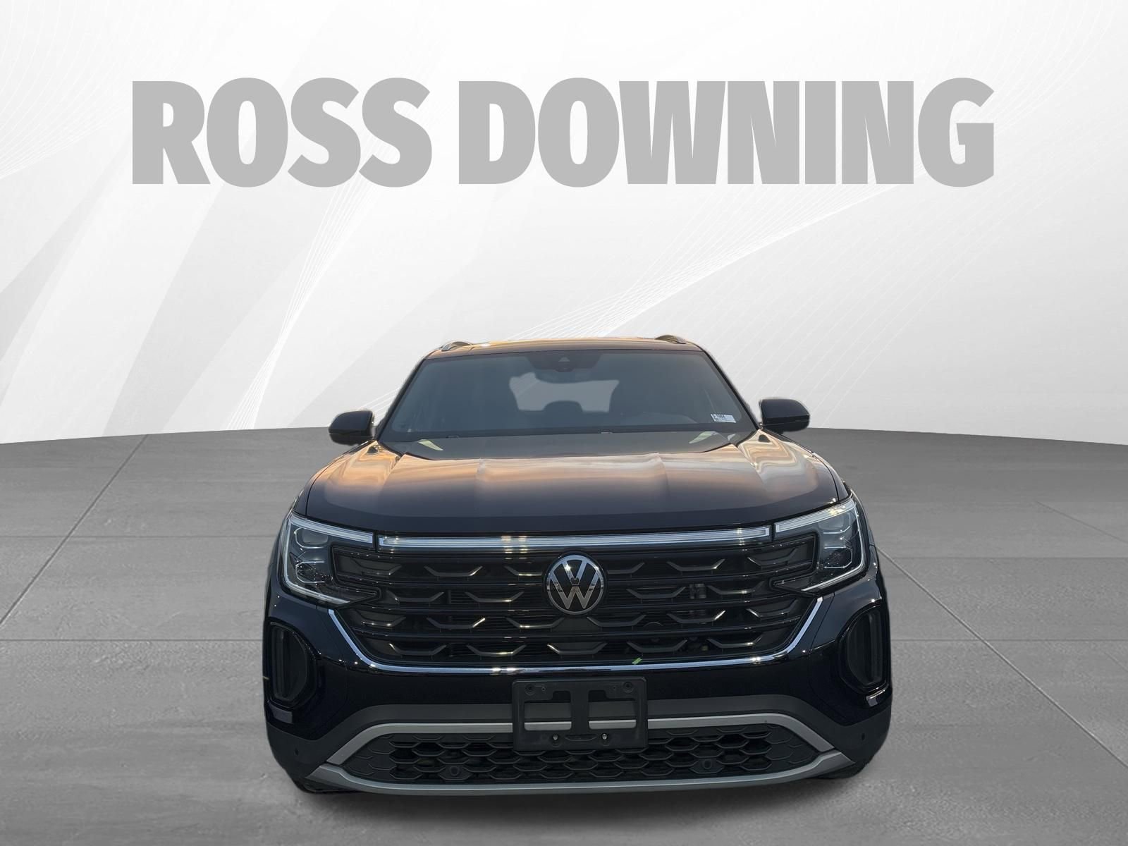 Used 2025 Volkswagen Atlas Cross Sport SE image 2