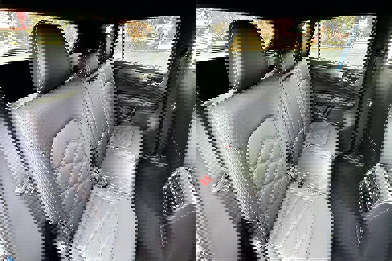 Used 2024 Volkswagen Atlas Cross Sport SE image 19